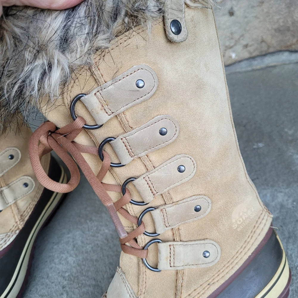 Sorel Joan of Arctic snow boots
